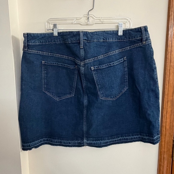 Old Navy High-Rise Denim Skirt - Picture 4 of 4